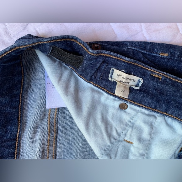 Madewell 10” High Rise Jeans with Adjustable Waist - Picture 4 of 7